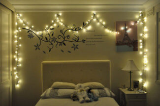 Decorating-room-with-christmas-lights1